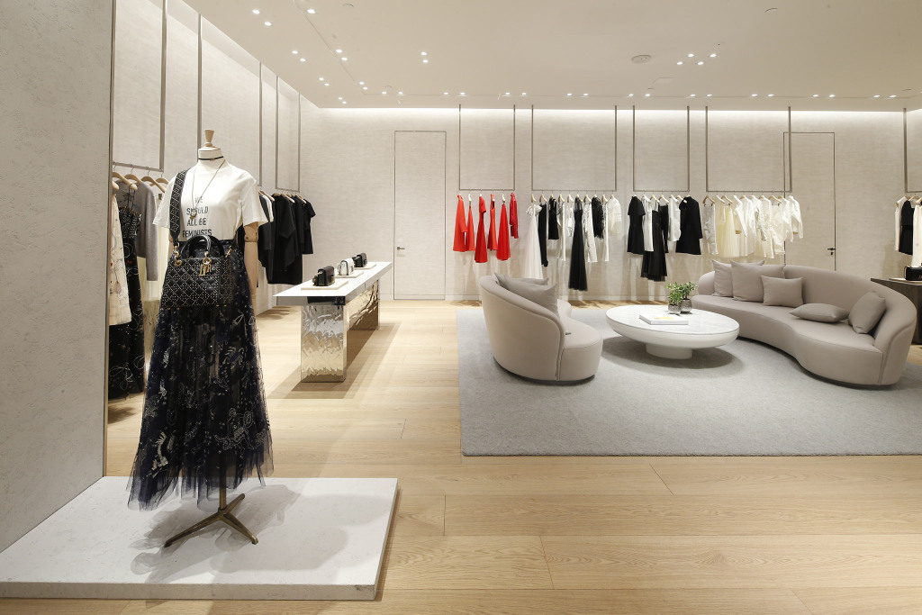 Dior - Saks Fifth Avenue | METAWOOD